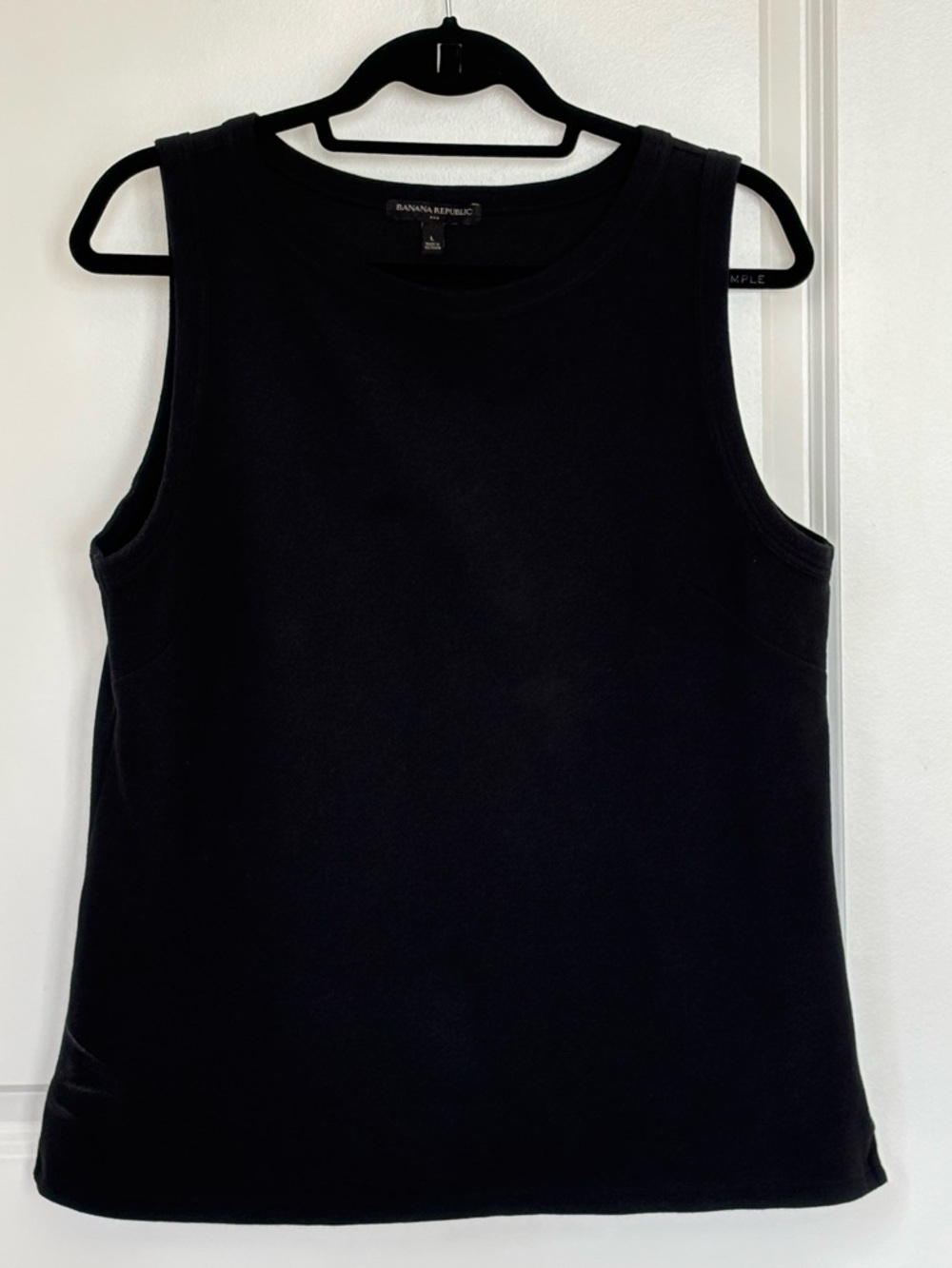 Banana Republic Black Crewneck Sleeveless Tank, size large